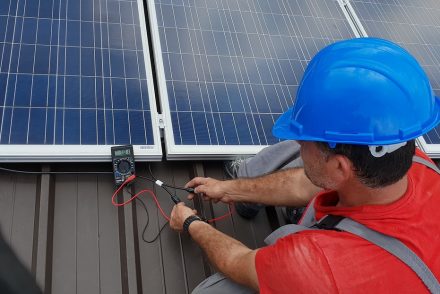 Überspannungsschutz und Blitzschutz für Photovoltaikanlagen